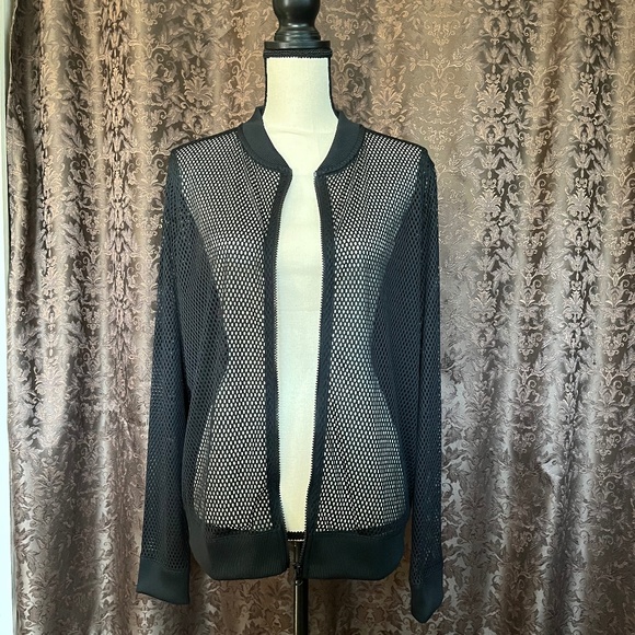 Victoria Sport Black Mesh Bomber Style Jacket Size Medium NWOT - Picture 3 of 10